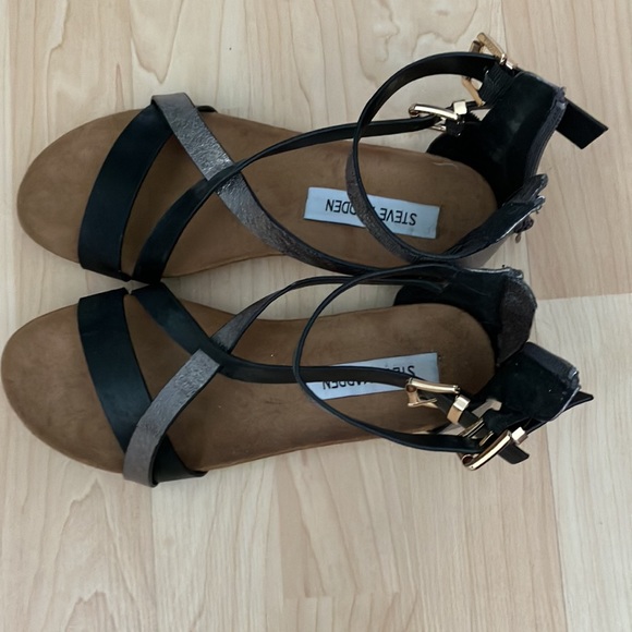 Steve Madden - Picture 3 of 3